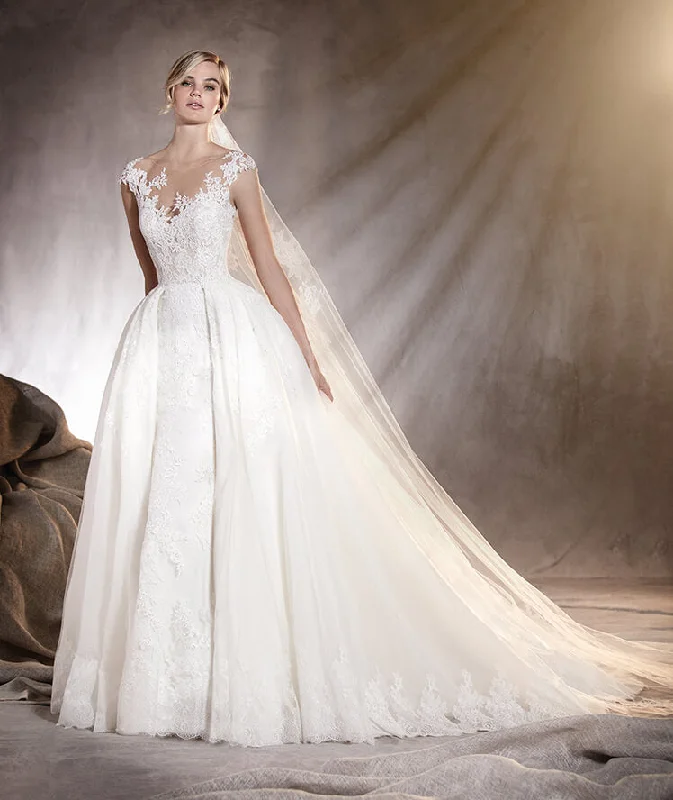 Pronovias ADELA Travel unclassified dresses